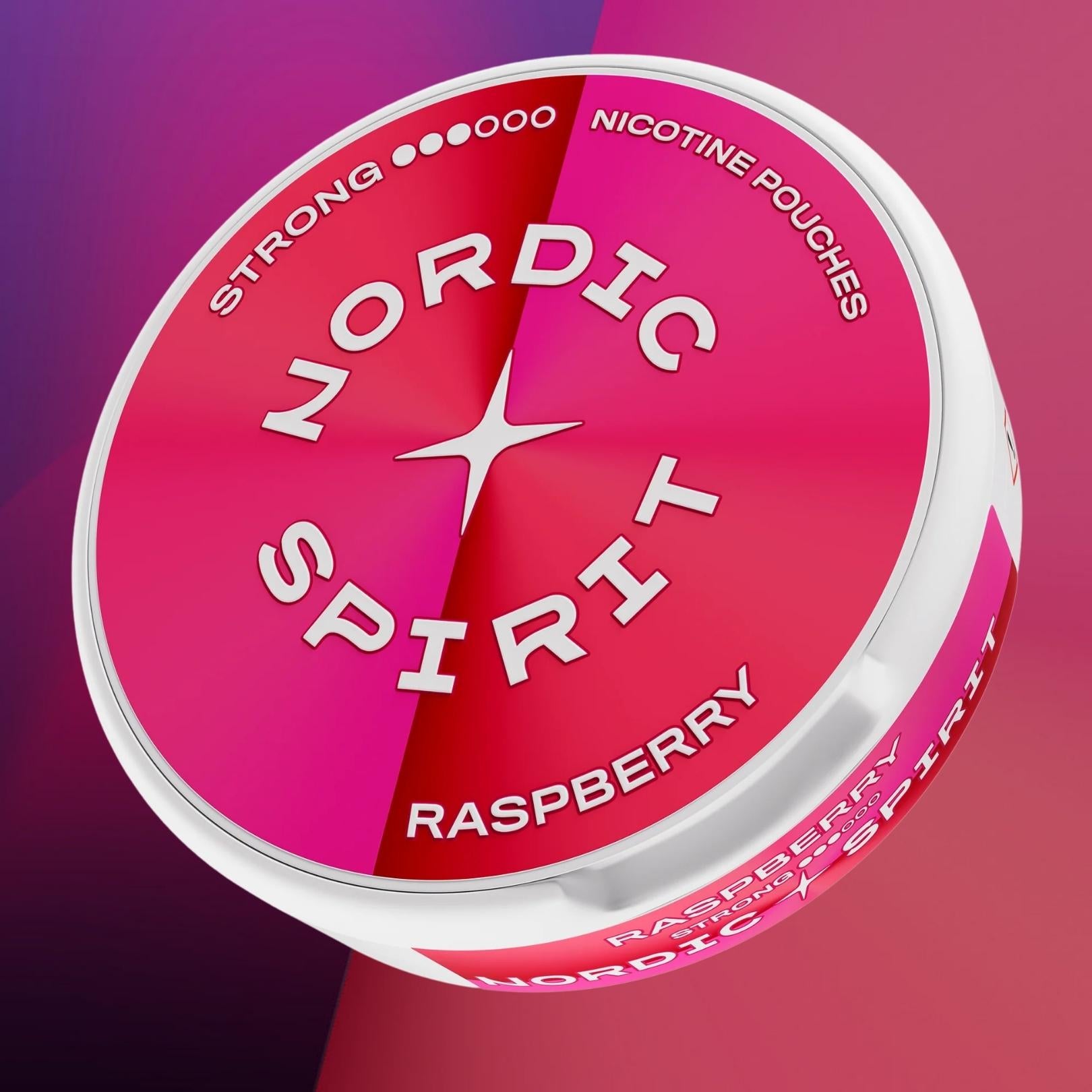 Eine Dose Nordic Spirit Raspberry vor rot-pinkem Hintergrund